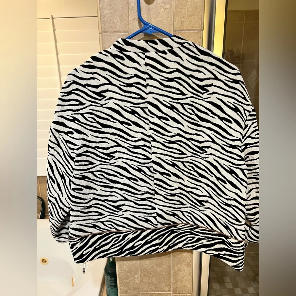Jacket - Picture 3 of 5